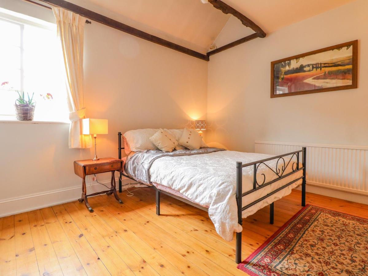 The Old Sweet Shop Villa Newark-on-Trent  ภายนอก รูปภาพ