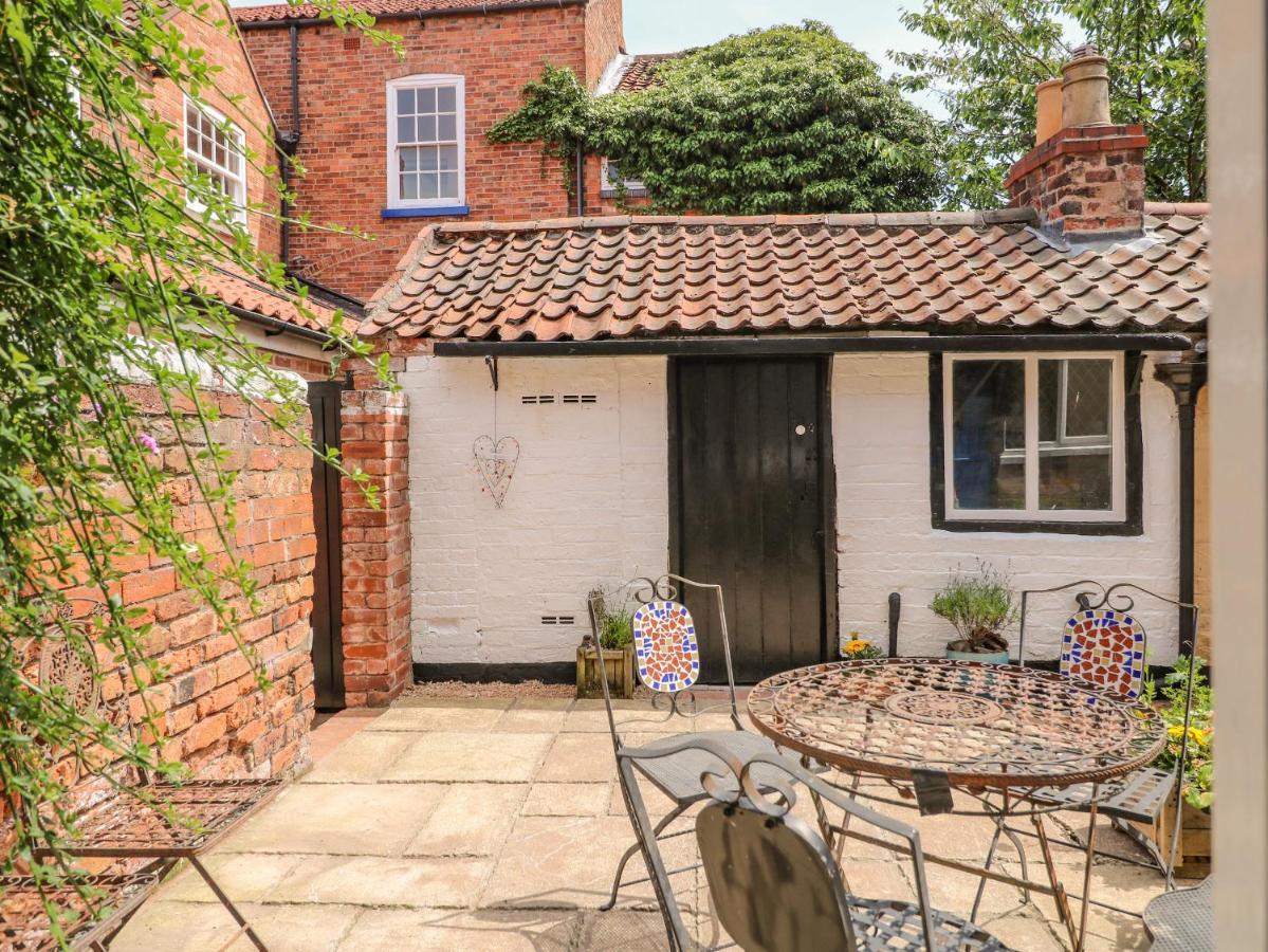 The Old Sweet Shop Villa Newark-on-Trent  ภายนอก รูปภาพ